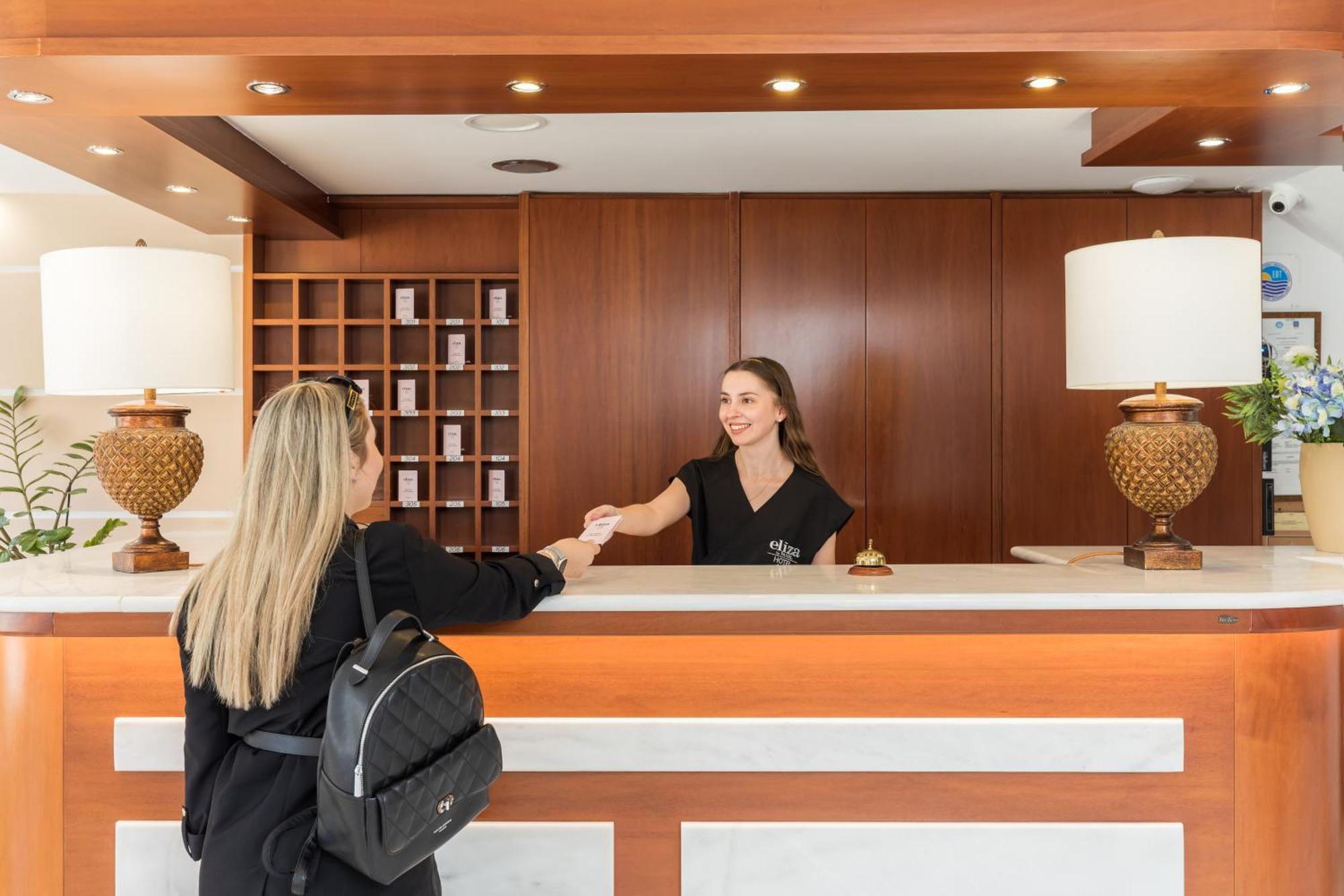 Eliza Hotel By Panel Hospitality Неи Порои Екстериор снимка