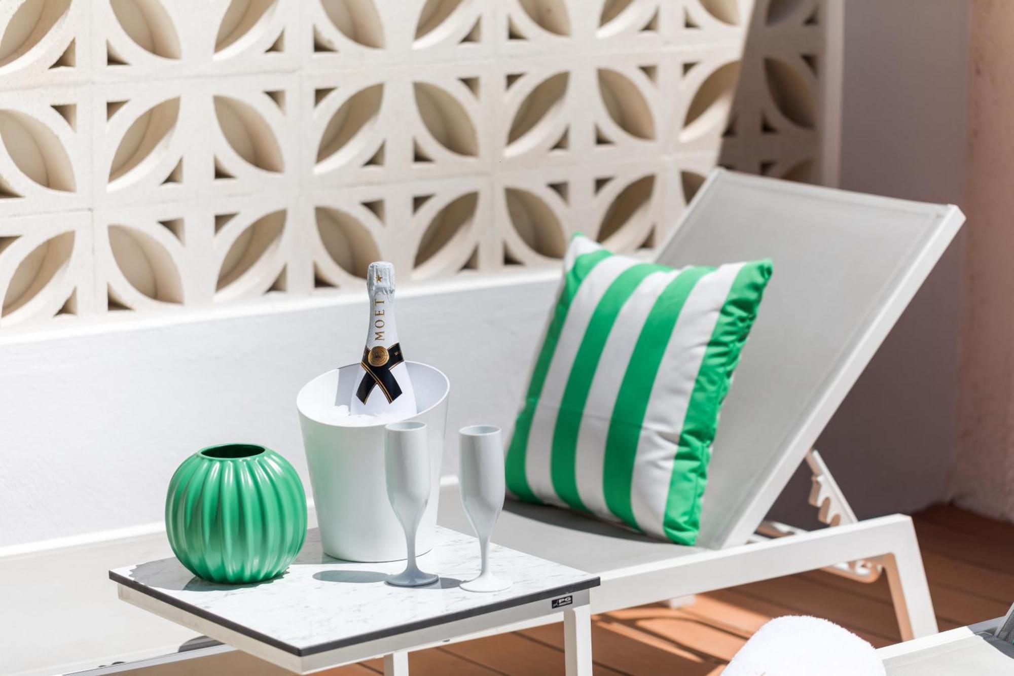 Eliza Hotel By Panel Hospitality Неи Порои Екстериор снимка