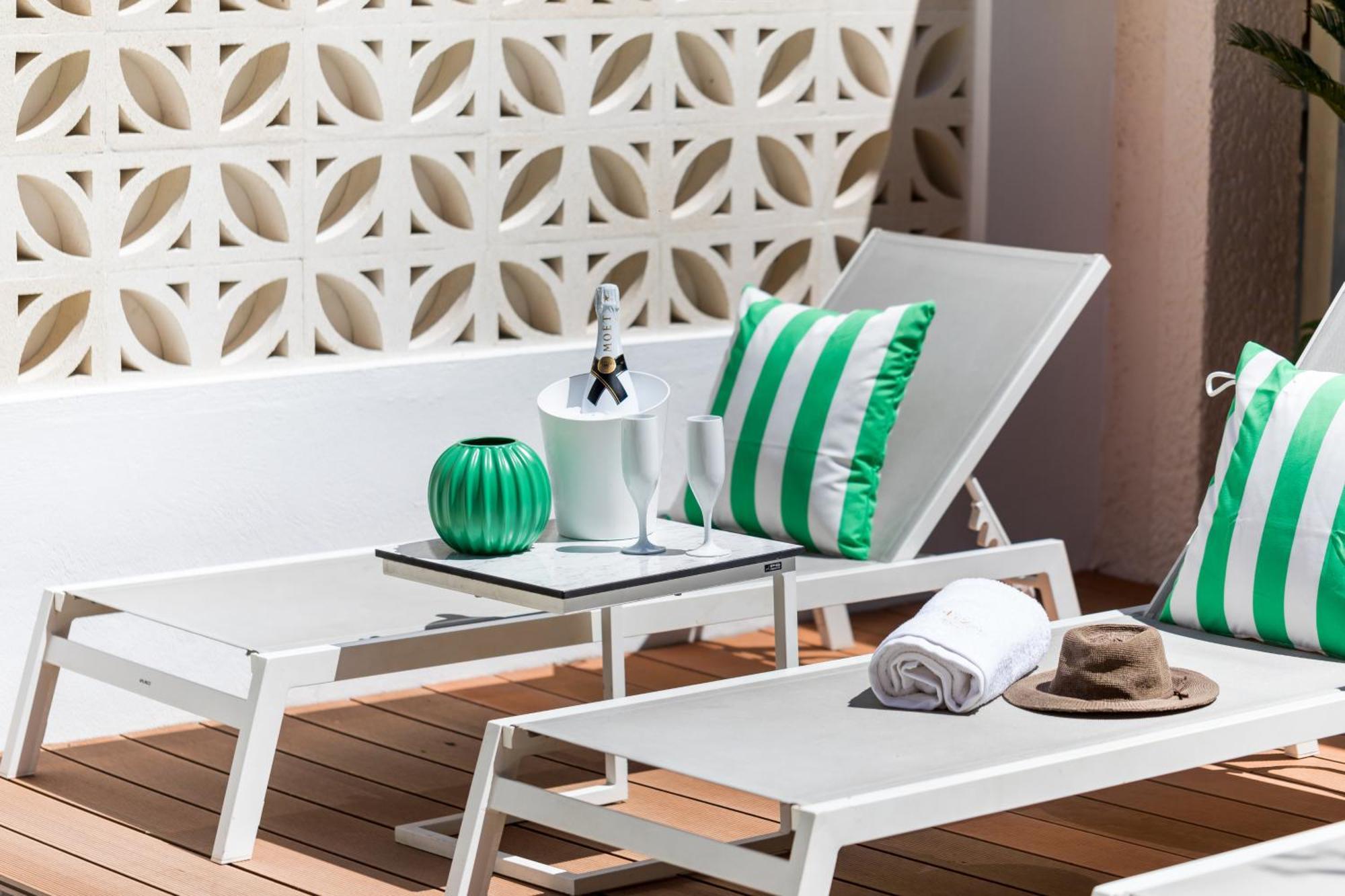 Eliza Hotel By Panel Hospitality Неи Порои Екстериор снимка